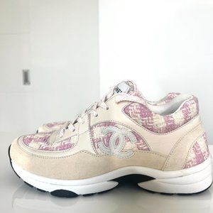 CHANEL 2023 Interlocking CC Logo Sneakers